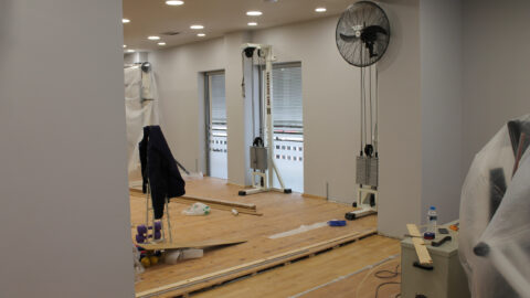 Electrical installation in a gym